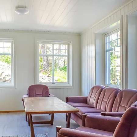 2 Bedroom Front In